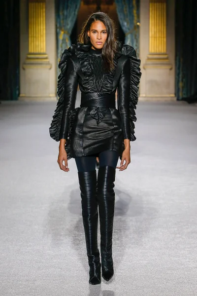 Look 28